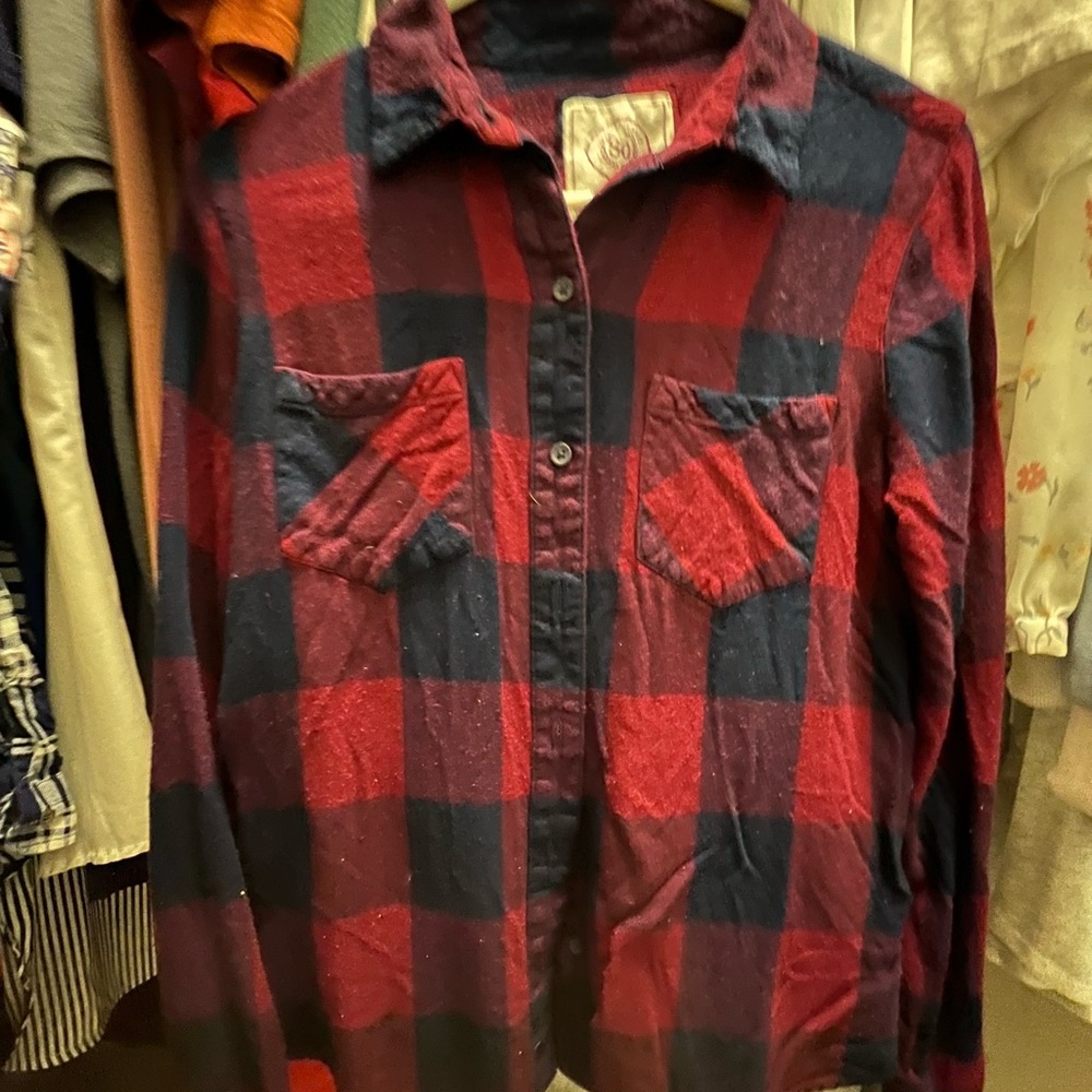 SO Perfect Short long sleeve soft button down
